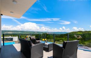 4 Bedroom Stunning Home In Grubine 