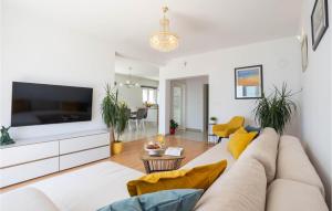 5 Bedroom Amazing Home In Jesenice