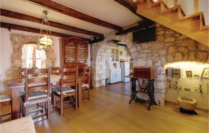 Nice Home In Vidovici With Wifi 