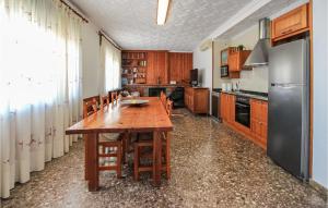 Amazing Home In Deltebre With Kitchen