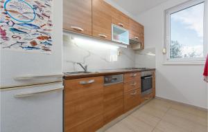 1 Bedroom Cozy Apartment In Zadar