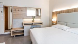 Deluxe Double Room with Sea View room in Hotel Meridiano
