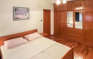 1 Bedroom Awesome Apartment In Kukci