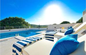 Cozy Home In Unesic With Sauna