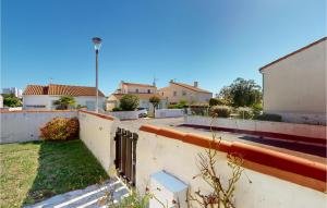 2 Bedroom Cozy Home In Royan