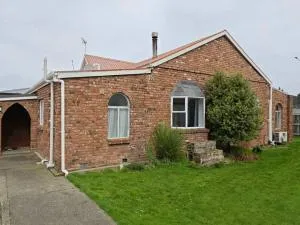 Melinda's Queens park room - Lorneville