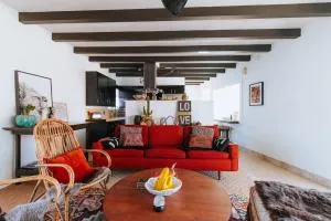 Hacienda Harmony Mid Century Gem with Hottub and Views - 二十九棕榈村