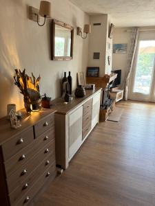 Appartements Studio avec cheminee et jardin : photos des chambres