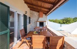 Gorgeous Home In Lovrecica With Kitchen 