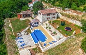 2 Bedroom Beautiful Home In Labin