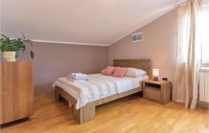 Awesome Apartment In Pula With Wifi 