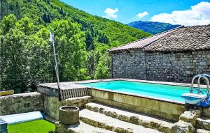 Maisons de vacances Gorgeous Home In Barnas : photos des chambres