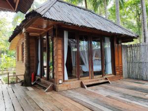 Full Moon Island Resort