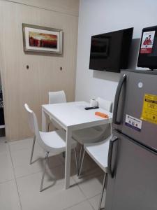 Sea res moa by Elsie D