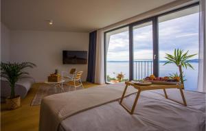 3 Bedroom Amazing Home In Brela