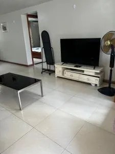 Large two-bedroom apartment-free parking - Nathovu