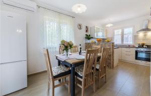 2 Bedroom Nice Home In Krnica