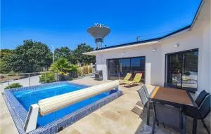 Stunning Home In Portiragnes - Cers