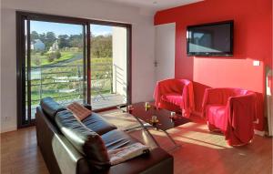 Awesome Apartment In Planguenoual