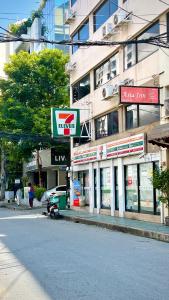 Coco House Sukhumvit 1, BTS ploenchit