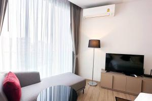 Central Pattaya Condo With Roof Top Pool