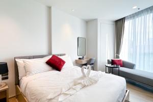 Central Pattaya Condo With Roof Top Pool