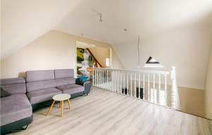 Maisons de vacances Gorgeous Home In Joue Les Tours : photos des chambres