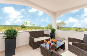 Three-Bedroom Holiday Home In Debeljak