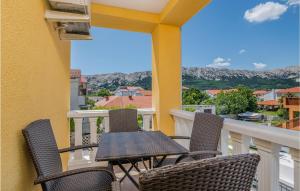 1 Bedroom Beautiful Apartment In Baska
