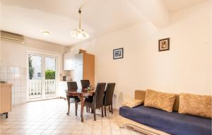 2 Bedroom Stunning Apartment In Nin 