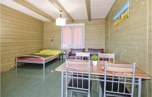 Lovely Apartment In Darlowo With Wifi