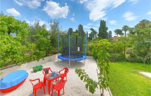 4 Bedroom Nice Home In Kastel Kambelovac 