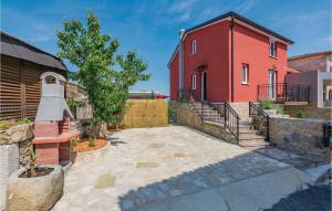 2 Bedroom Amazing Apartment In Vizinada 