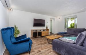 Nice Home In Smrika With Kitchen