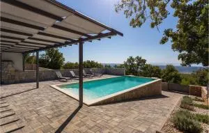 Nice Home In Smrika With Kitchen - Strimka