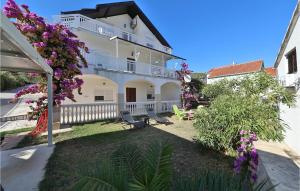 Two-Bedroom Apartment With Sea View In Marina