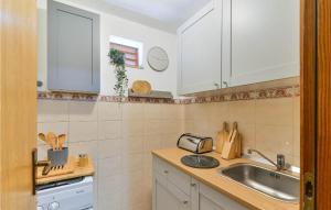 Beautiful Apartment In Zadar With Wifi