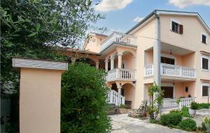 Beautiful Apartment In Zadar With Wifi