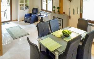 3 Bedroom Beautiful Home In Kirchheim