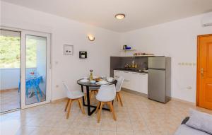 Awesome Apartment In Klek With Wi-Fi