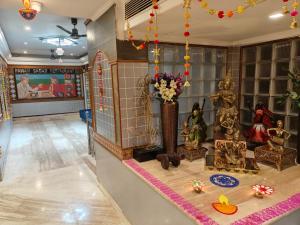 Chandra Inn
