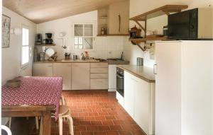 Maisons de vacances Nice Home In La Boissiere Des Lande : photos des chambres