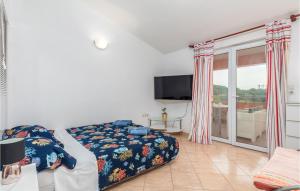 2 Bedroom Stunning Apartment In Pula