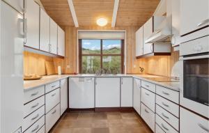 Beautiful Home In Saltum