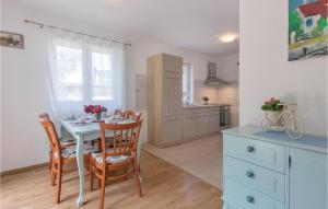 Gorgeous Apartment In Betiga With Kitchen 