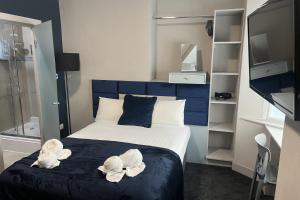 House-Sleeps 8-Parking-Pets Ok-Station Close