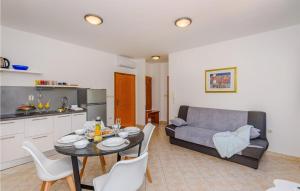 Awesome Apartment In Klek With Wi-Fi