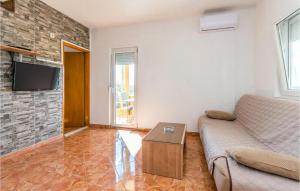 2 Bedroom Gorgeous Home In Vrana 