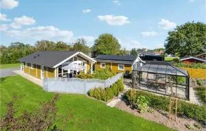 Nice Home In Haderslev With Kitchen - Vojens
