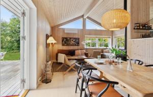 3 Bedroom Nice Home In Kalundborg